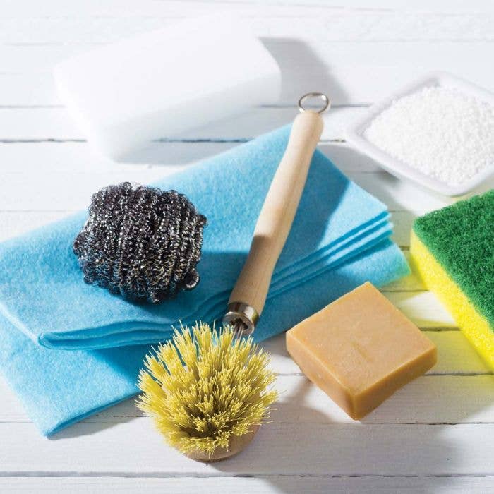 HIC Kitchen Natural Bristle Veggie And Dish Scrub Brush