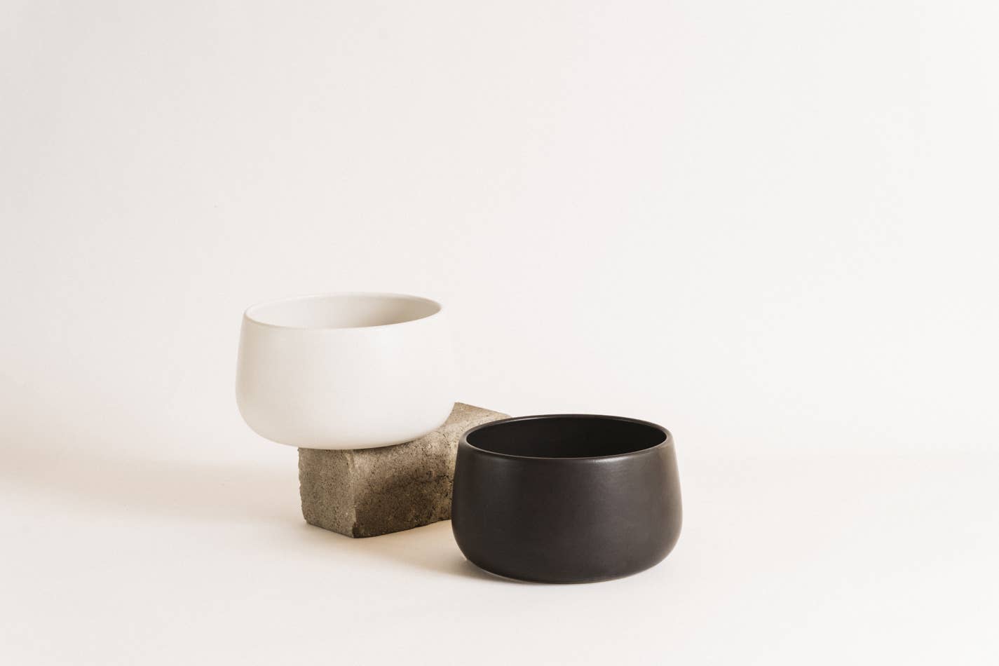Handmade Stoneware Serving Bowl | Ewa 68 oz