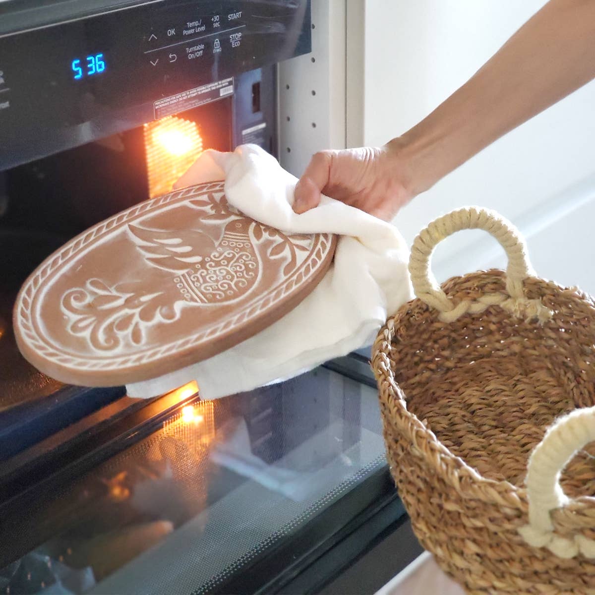 Handmade Bread Warmer & Wicker Basket - Bird Oval