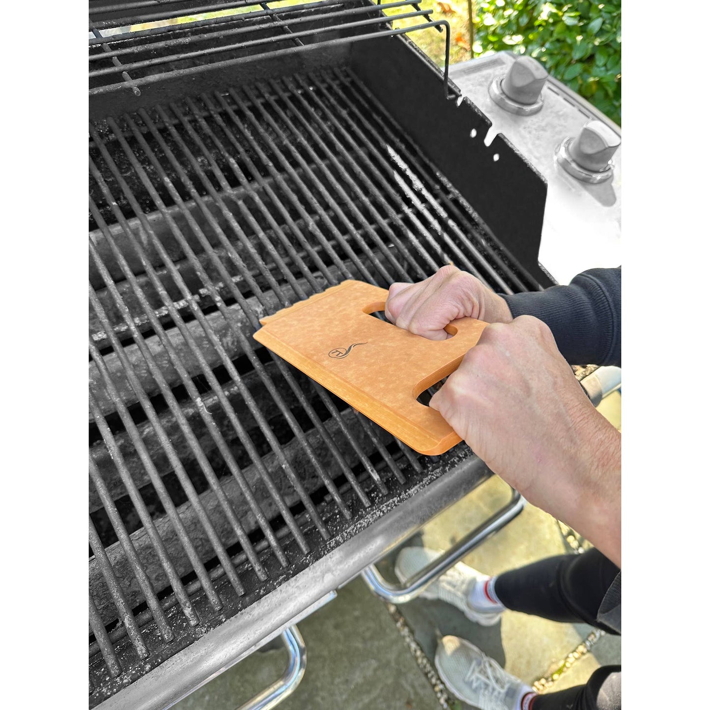 Outset Grill Grate Cleaner, Verde, 10.25" x 4.75" x 0.25"